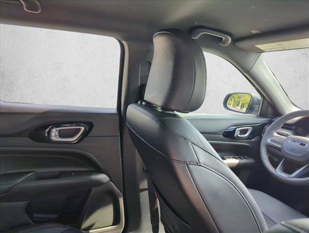 Used 2024 Jeep Compass Trailhawk AWD/4WD image 23