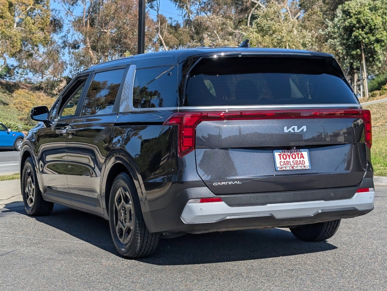 Used 2025 Kia Carnival image 13