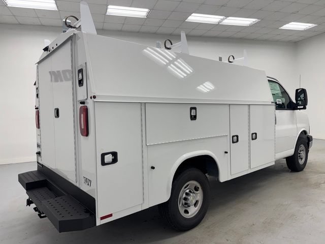 New 2026 Chevrolet Express 3500 w/ Power Convenience Package RWD image 5