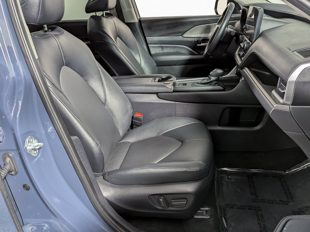 Certified 2025 Toyota Grand Highlander AWD image 27