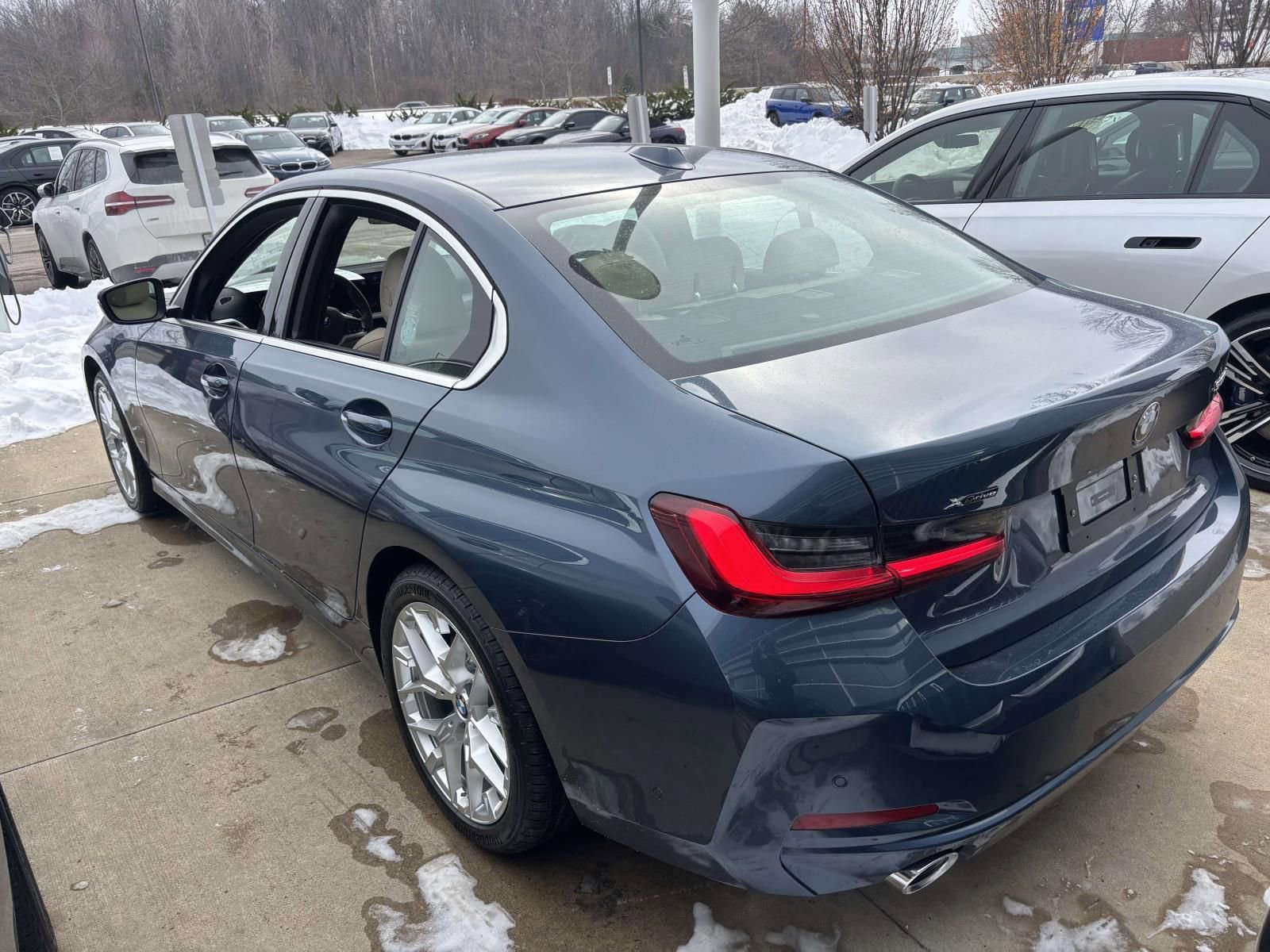 New 2026 BMW 330i xDrive Sedan w/ Premium Package AWD/4WD image 4
