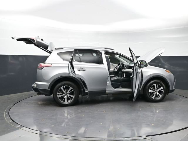 Used 2018 Toyota RAV4 XLE image 41