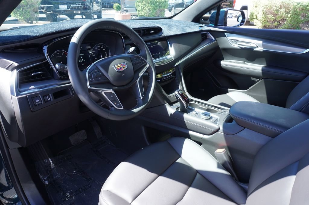 Certified 2025 Cadillac XT5 Luxury image 16