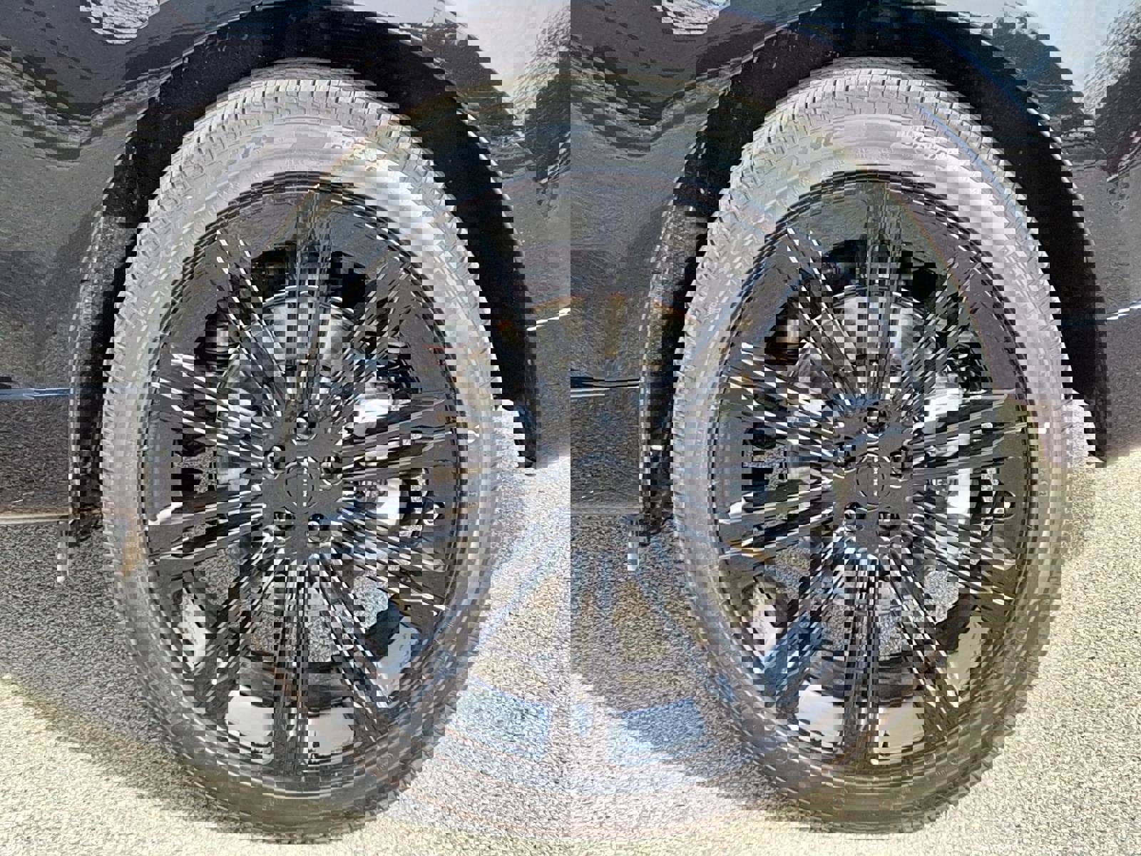 New 2026 Land Rover Range Rover Long Wheelbase SE image 6