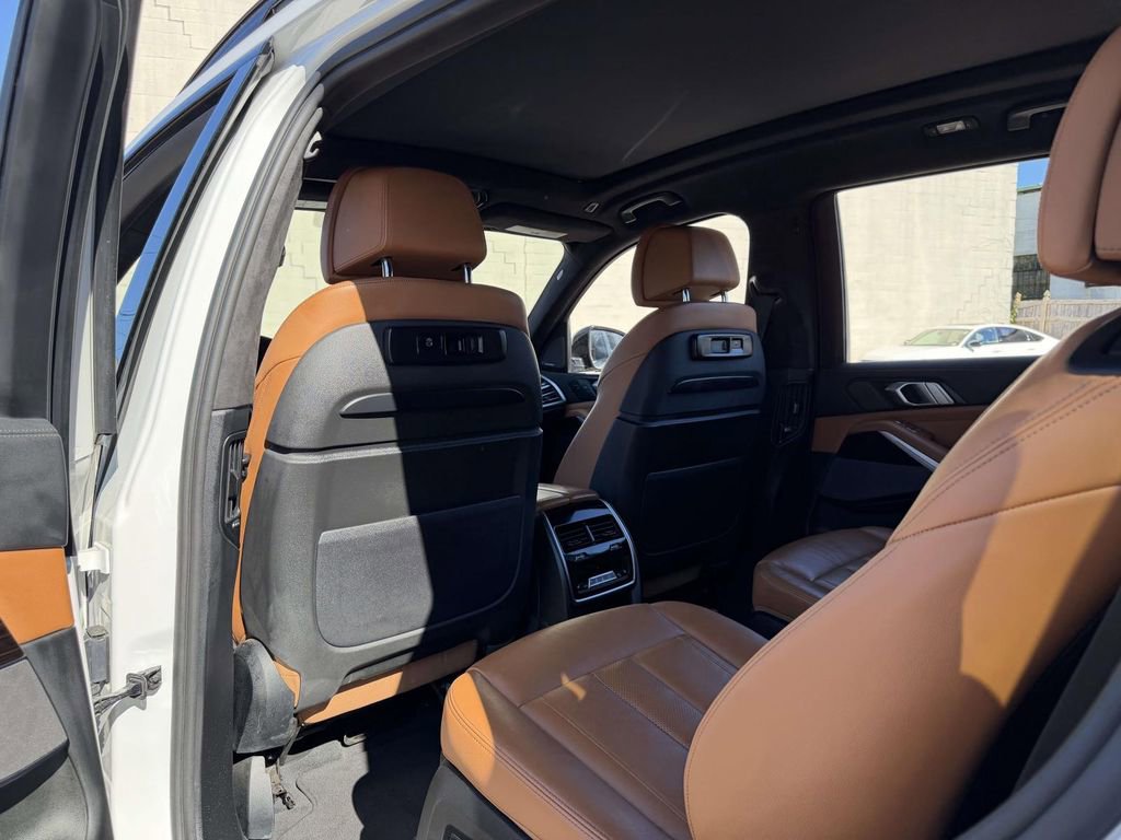 Used 2020 BMW X7 M50i w/ Executive Package AWD/4WD image 22