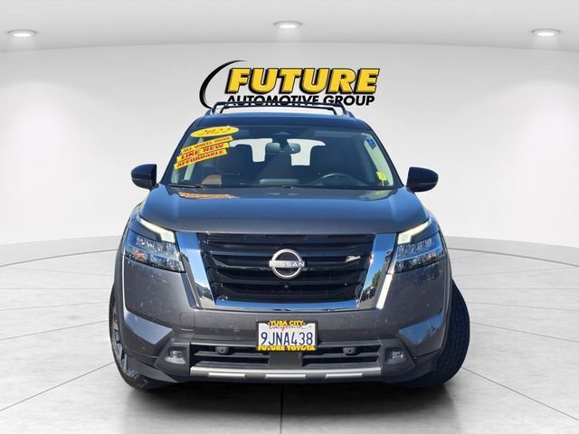Used 2022 Nissan Pathfinder Platinum w/ Cargo Package AWD/4WD image 2