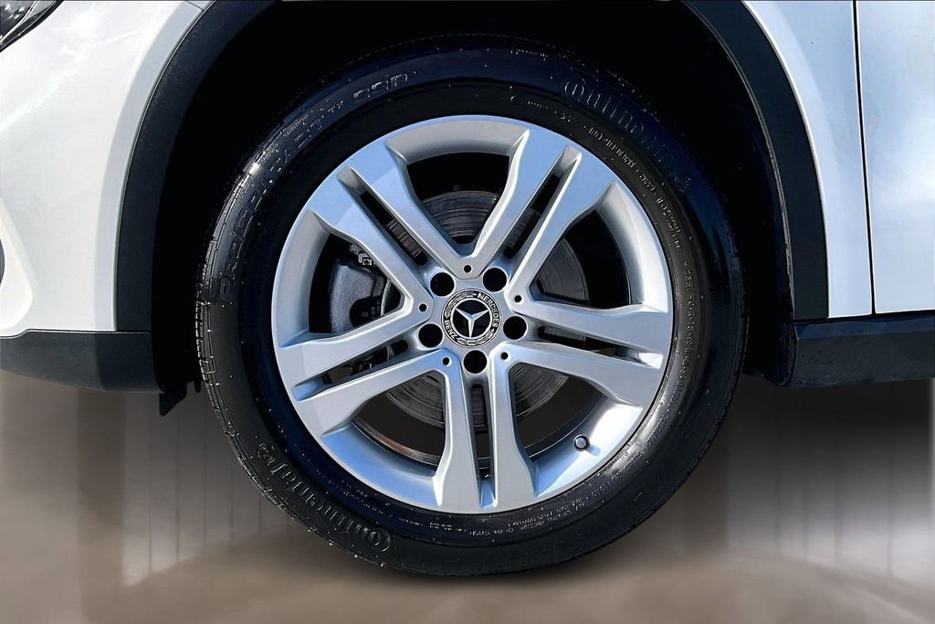 Used 2019 Mercedes-Benz GLA 250 w/ Premium Package image 32