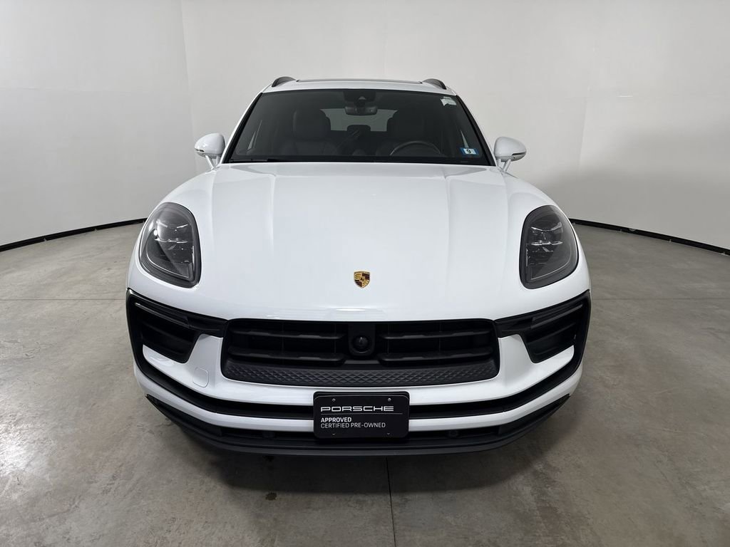 Certified 2025 Porsche Macan image 10