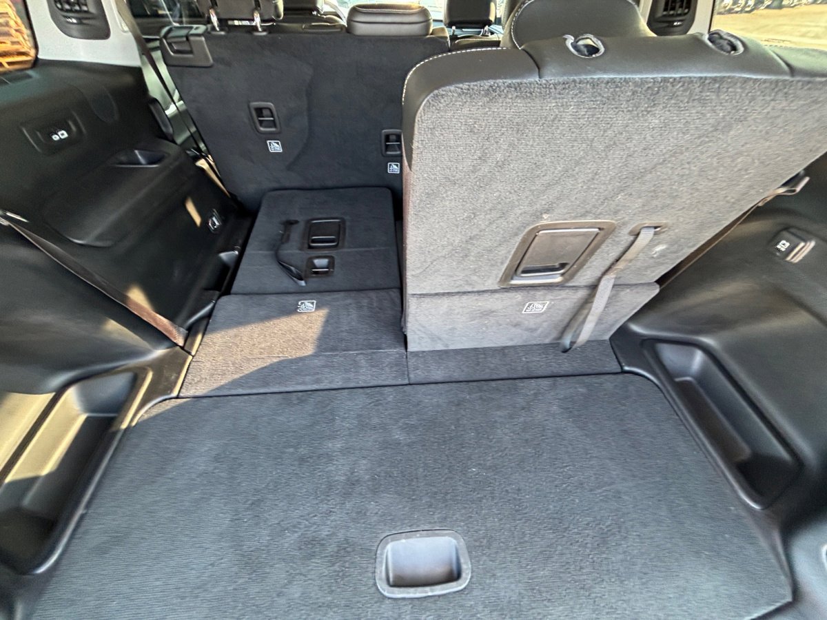 Used 2023 Jeep Grand Cherokee L Limited w/ MOPAR Finishing Package image 11