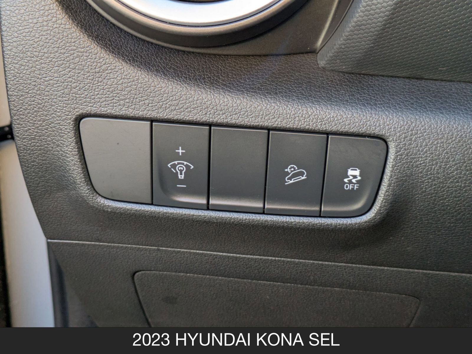 Used 2023 Hyundai Kona SEL w/ Cargo Package image 21