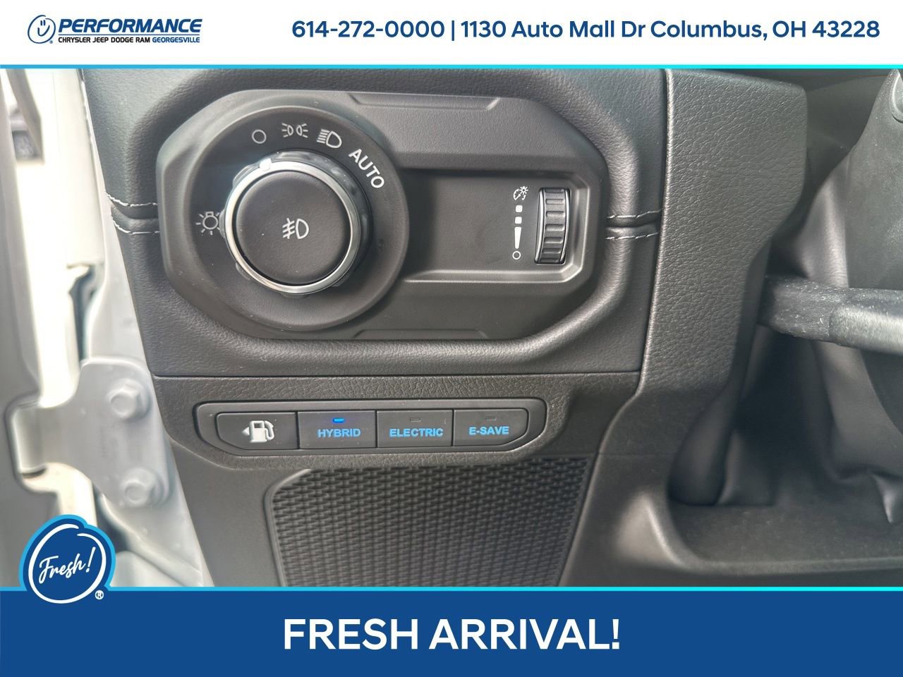 Used 2025 Jeep Wrangler Unlimited Sahara image 15