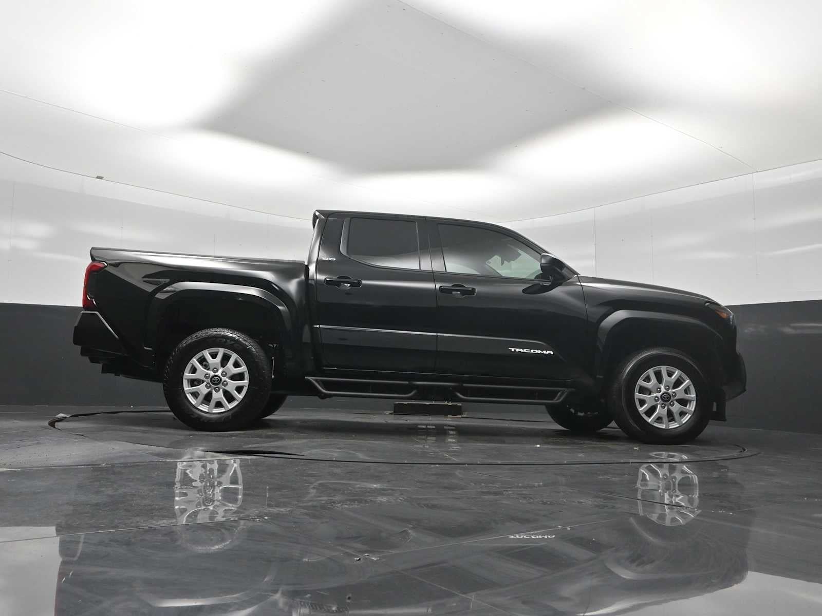 Used 2025 Toyota Tacoma SR5 RWD image 25