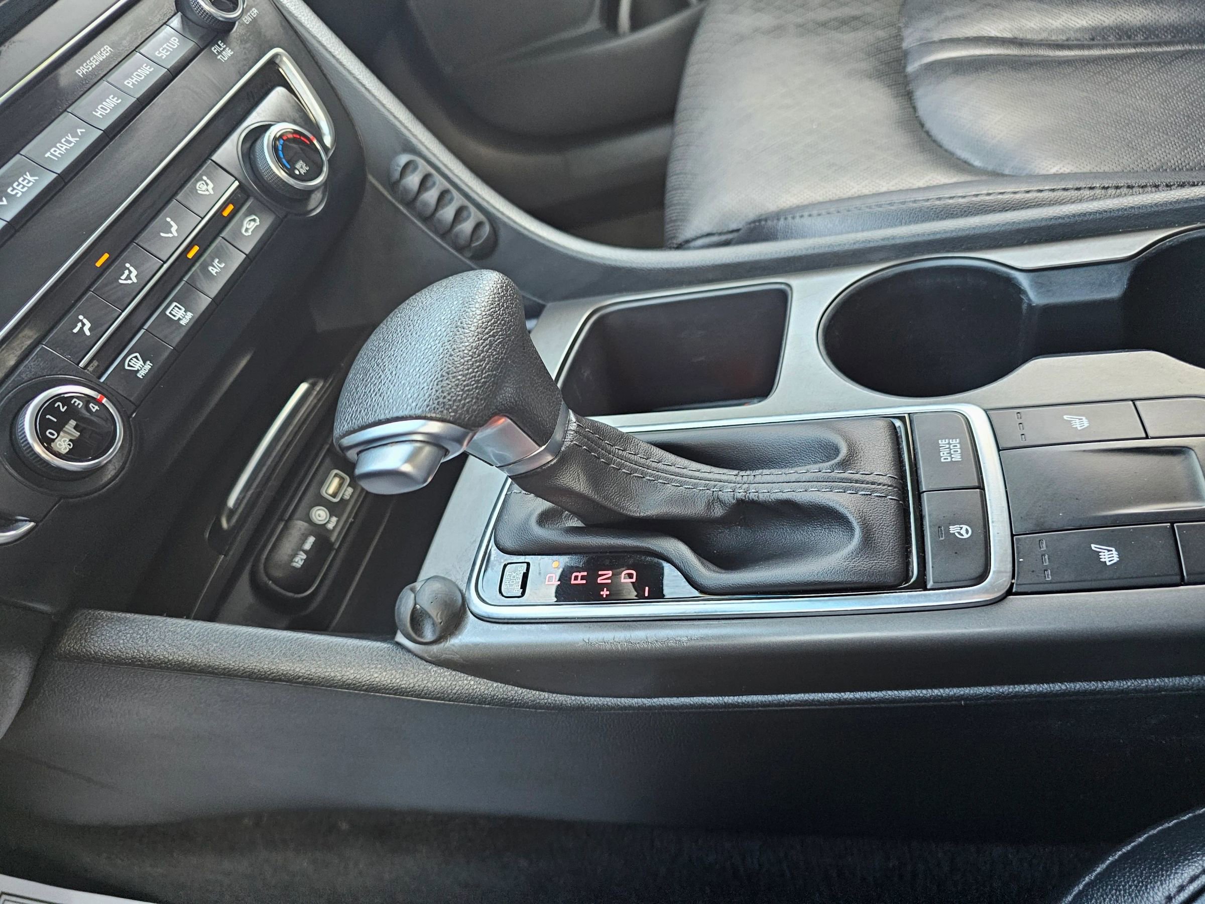 Used 2020 Kia Optima SE image 23