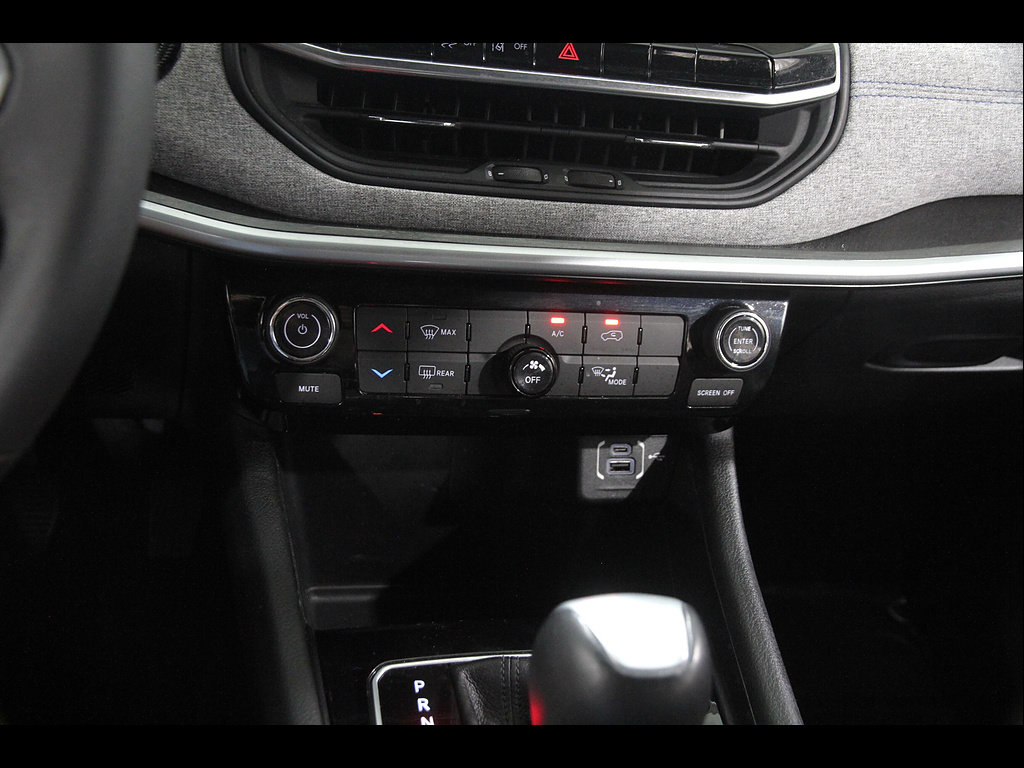 Used 2023 Jeep Compass Latitude AWD/4WD image 14