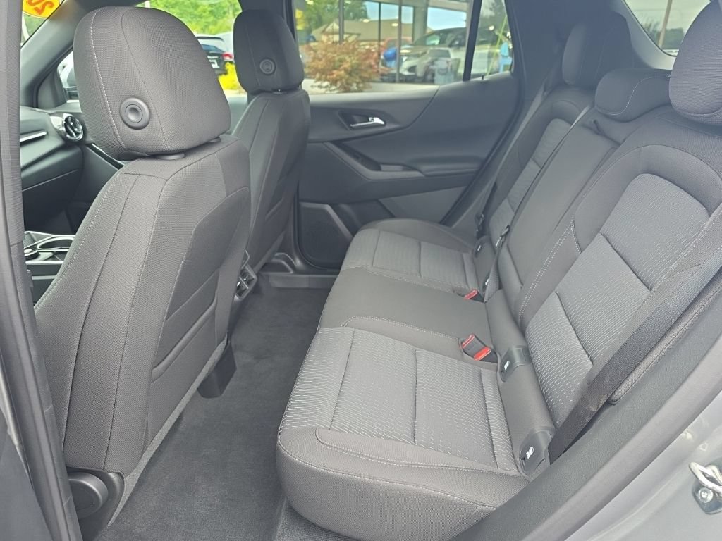 Used 2026 Chevrolet Equinox LT AWD/4WD image 25