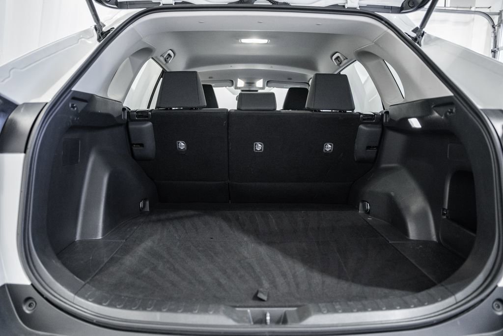 Used 2024 Toyota RAV4 LE image 8