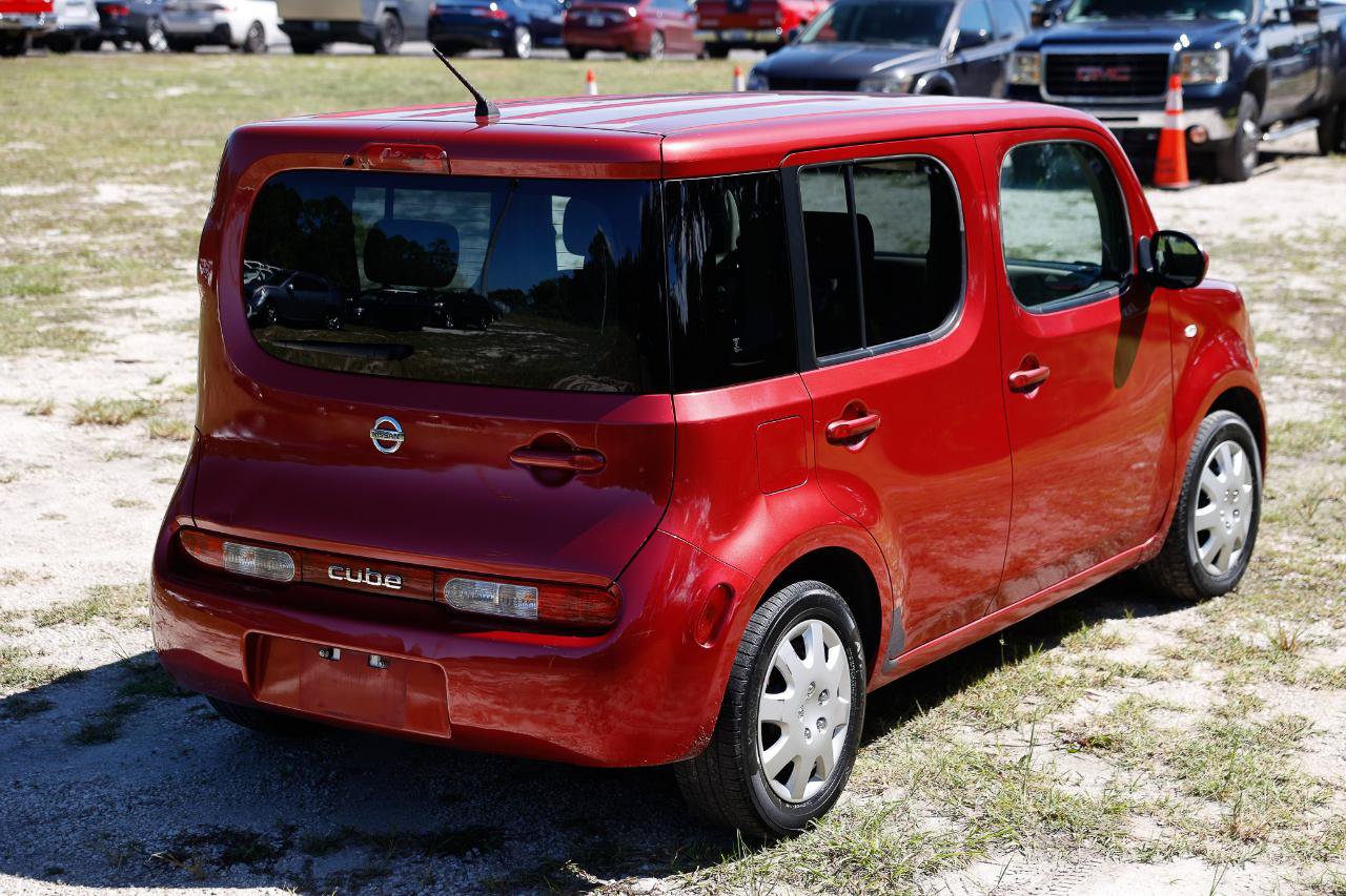 Used 2009 Nissan Cube 1.8 S w/ Interior Designer Pkg FWD image 11