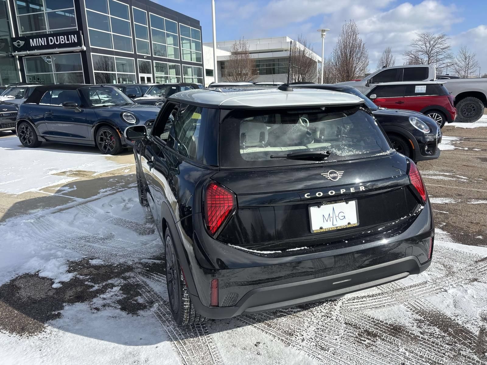New 2026 MINI Cooper 2-Door Hardtop FWD image 5