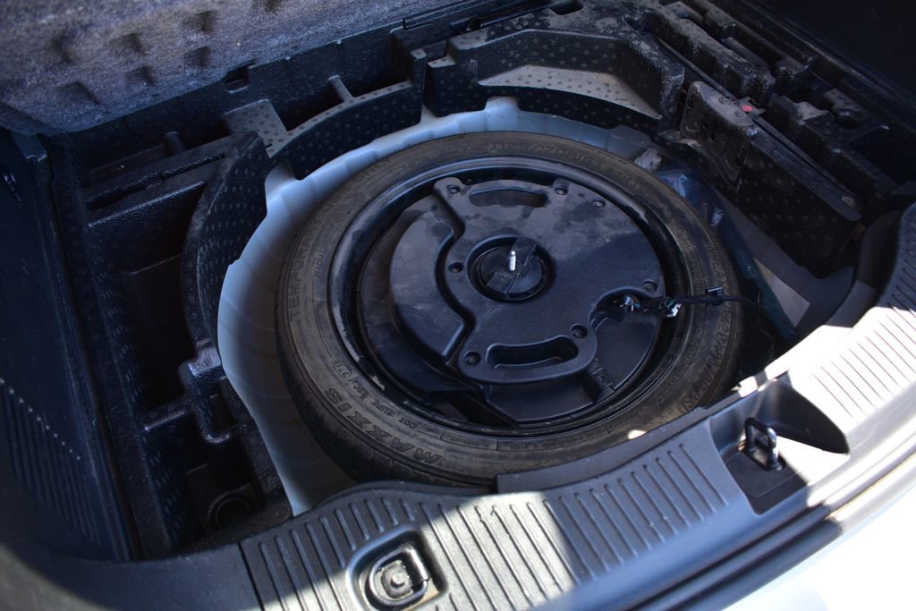 Used 2019 Buick Encore Essence FWD image 25