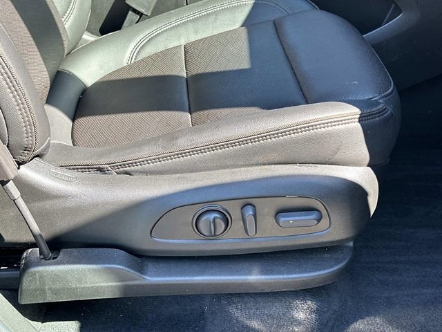 Used 2023 Chevrolet Traverse High Country AWD/4WD image 11