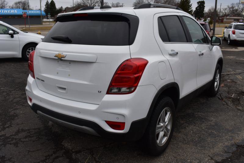 Used 2017 Chevrolet Trax LT w/ Driver Confidence Package AWD/4WD image 4
