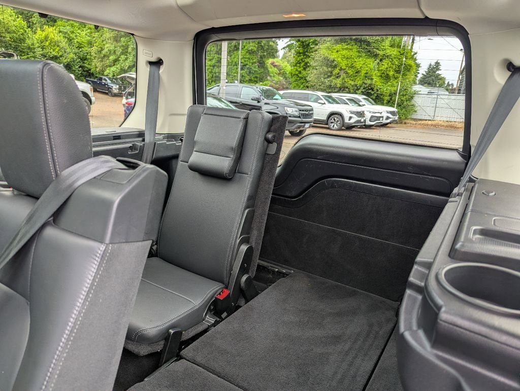Used 2015 Land Rover LR4 HSE AWD/4WD image 30