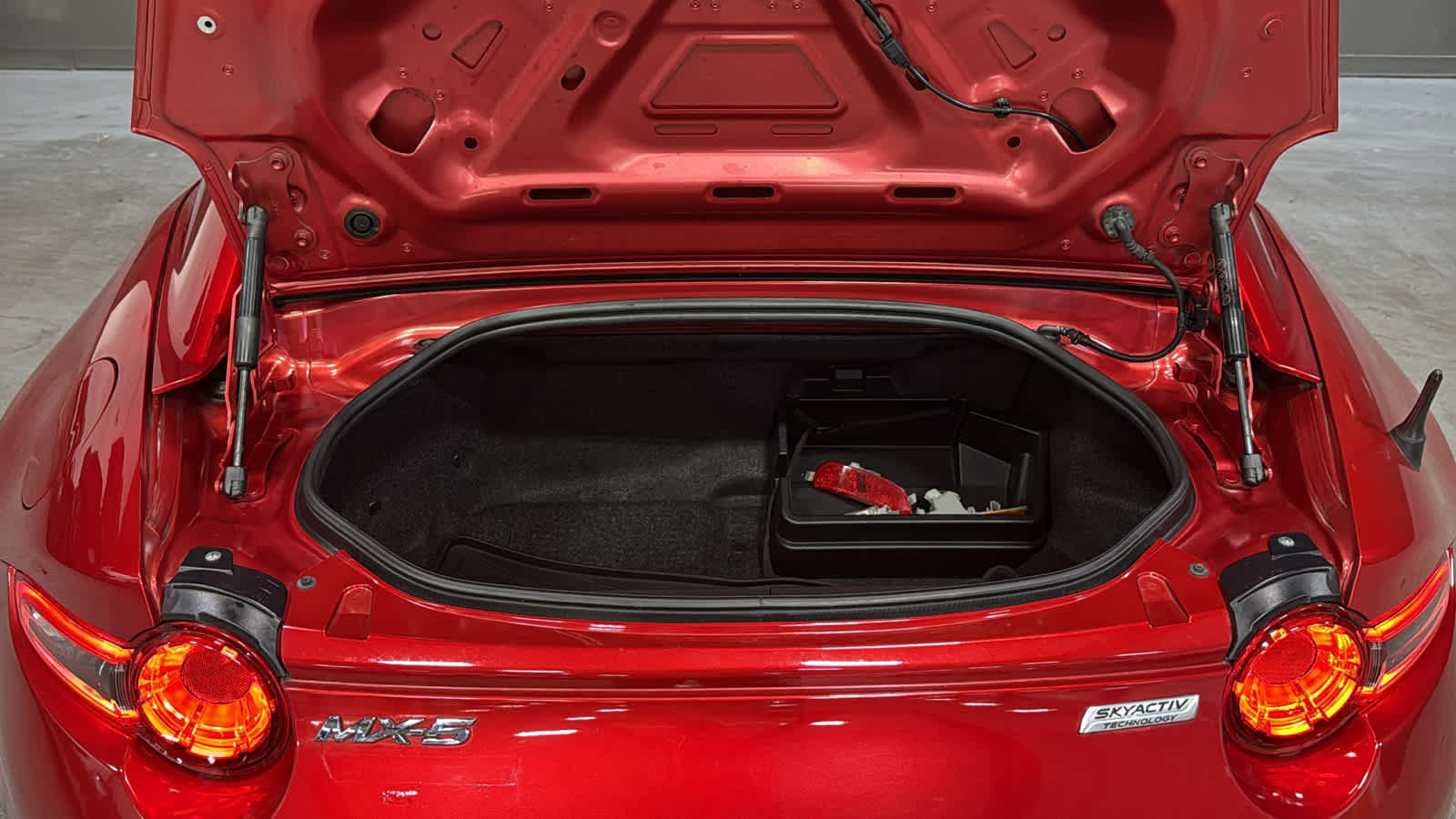 Used 2017 MAZDA MX-5 Miata RF Grand Touring RWD image 22