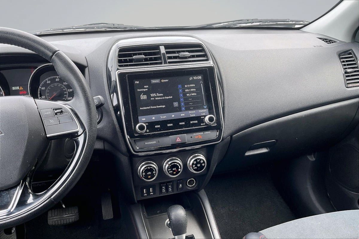Used 2024 Mitsubishi Outlander Sport SE AWD/4WD image 6