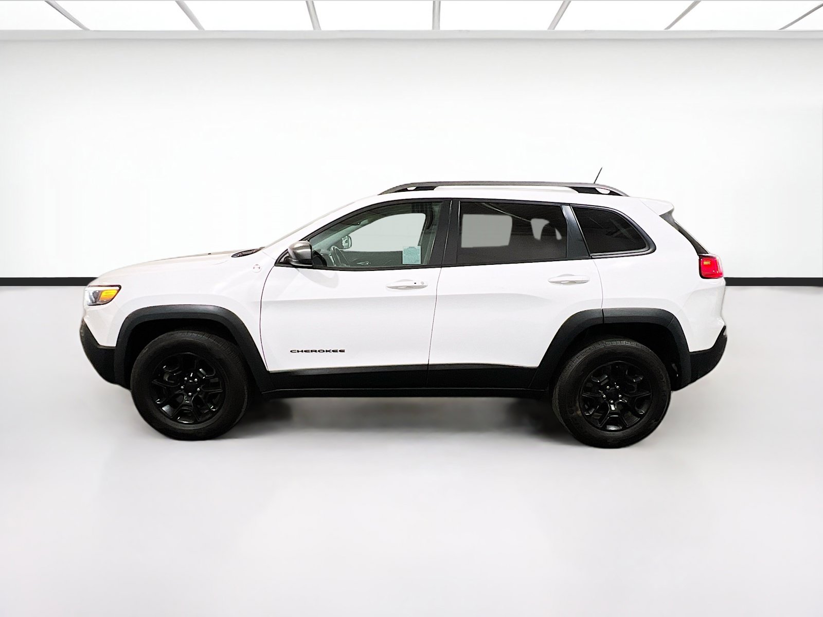 Used 2019 Jeep Cherokee Trailhawk w/ Trailer Tow Group AWD/4WD image 22