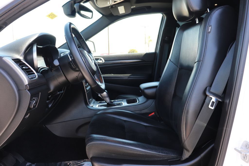 Used 2017 Jeep Grand Cherokee Altitude RWD image 10