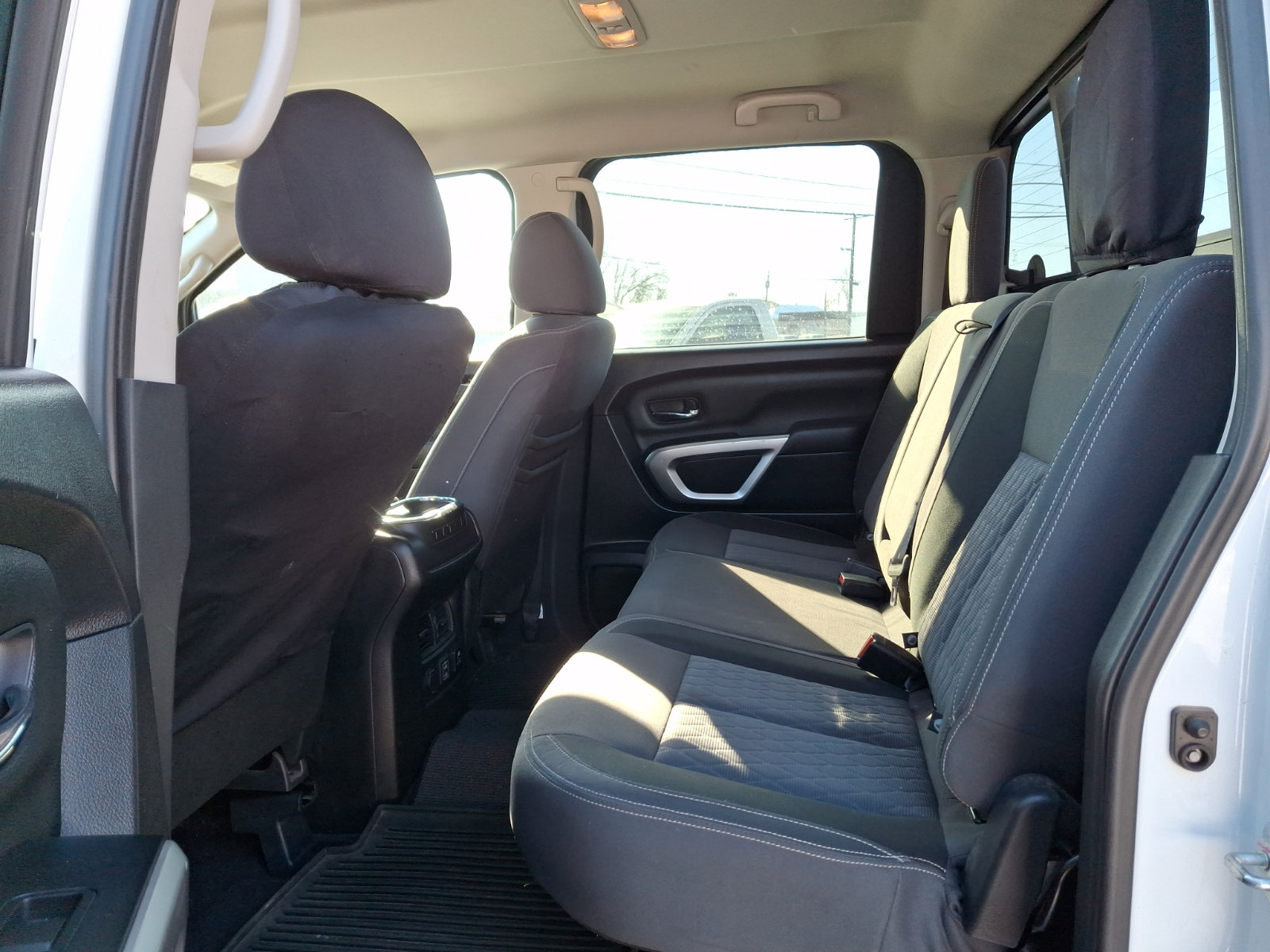 Used 2021 Nissan Titan SV w/ SV Convenience Package image 10