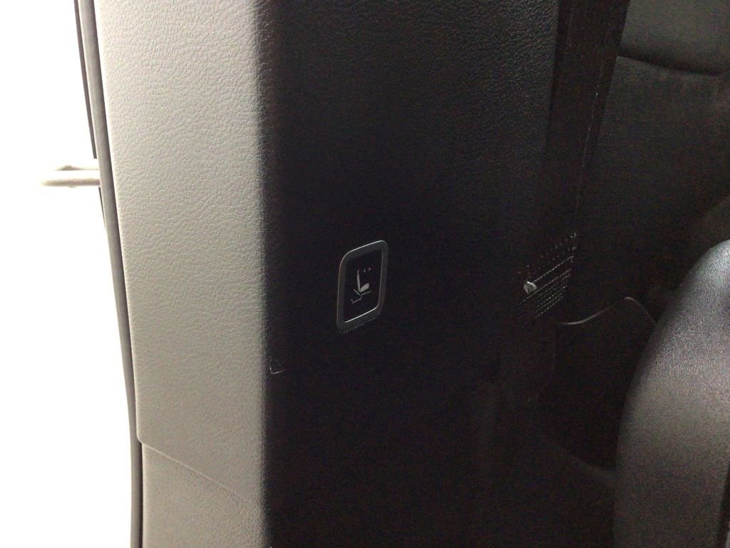 Used 2025 Chrysler Pacifica Limited FWD image 23