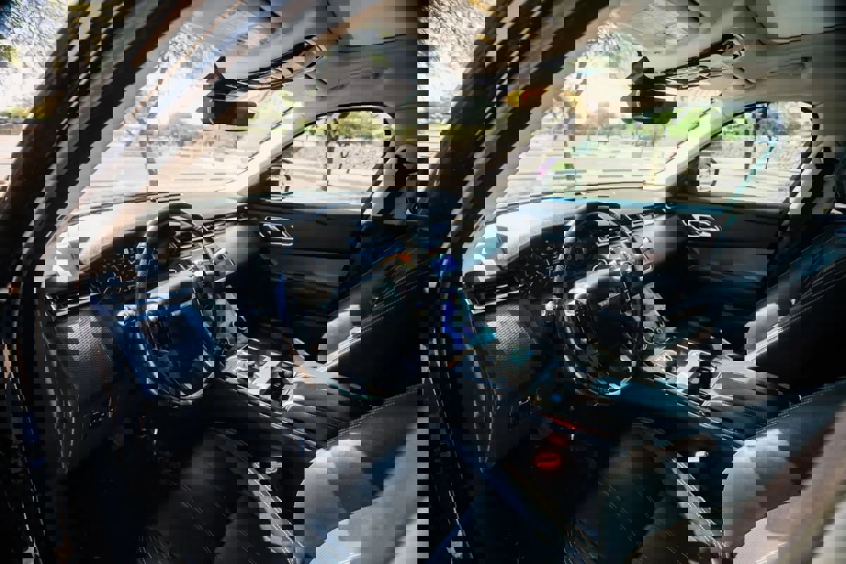 Used 2019 Land Rover Range Rover Velar S image 28