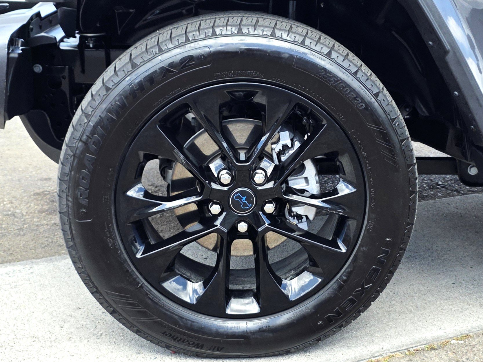 Certified 2025 Jeep Wrangler Sahara image 9