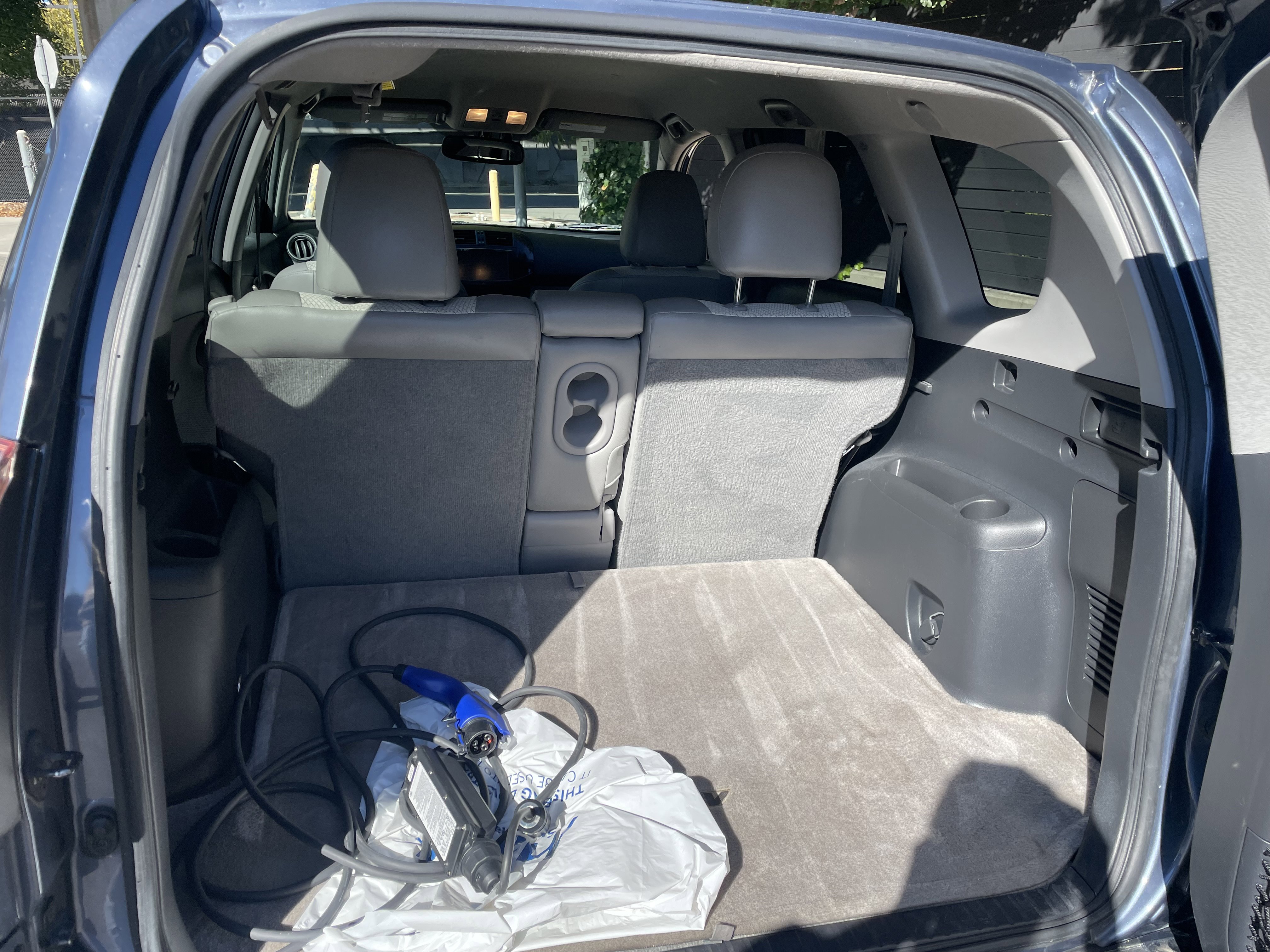 Used 2012 Toyota RAV4 EV image 14