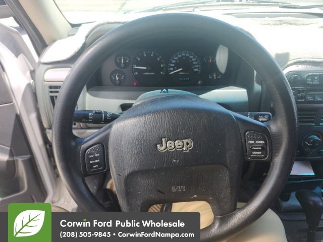 Used 2004 Jeep Grand Cherokee Laredo w/ Convenience Group AWD/4WD image 24