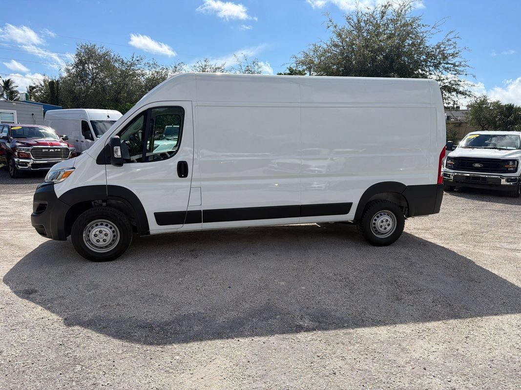 Used 2025 RAM ProMaster 2500 w/ Convenience Group FWD image 2