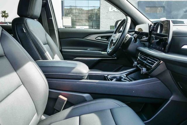 Used 2025 Chevrolet Traverse LT image 17