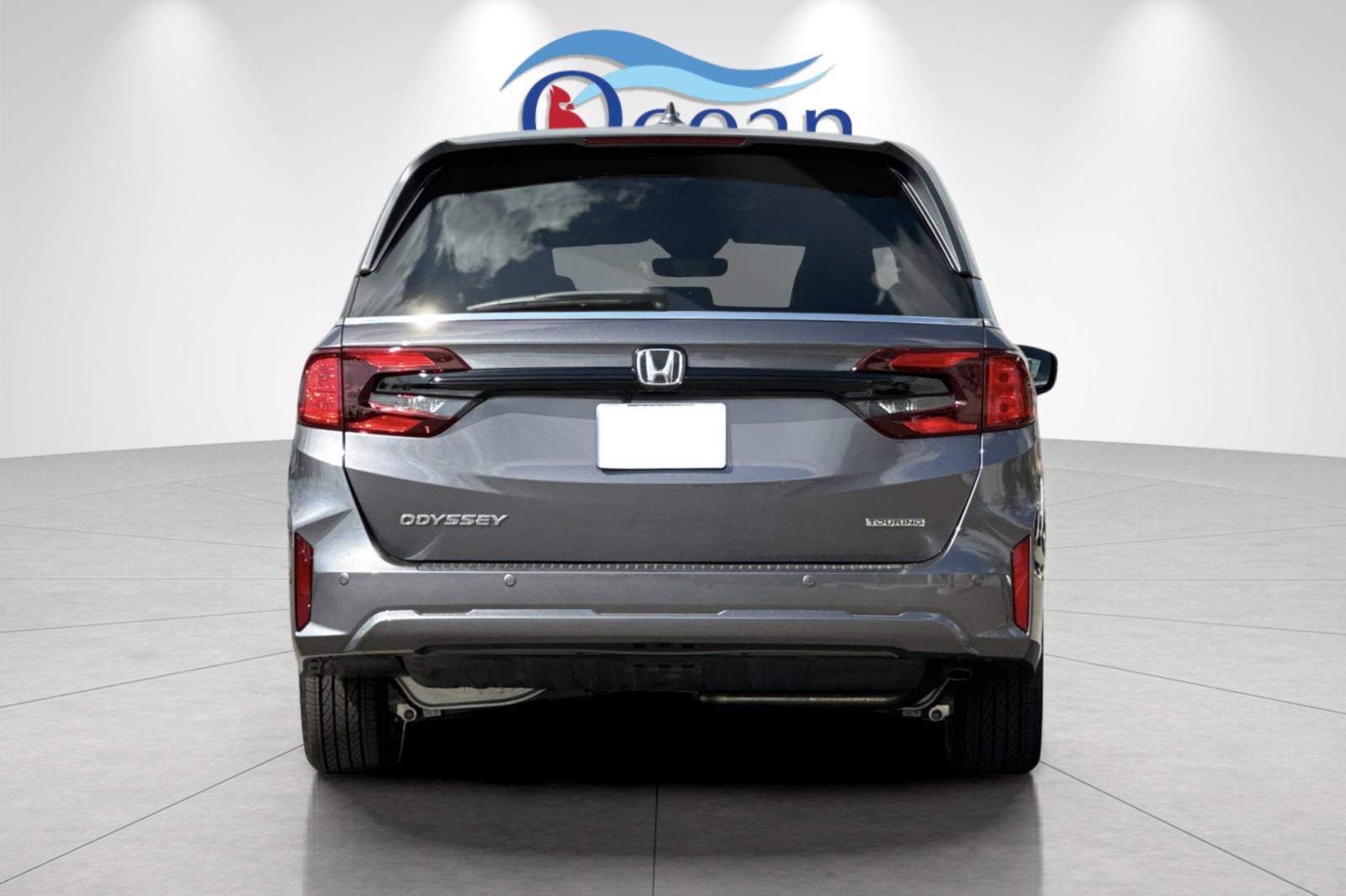 New 2026 Honda Odyssey Touring image 4