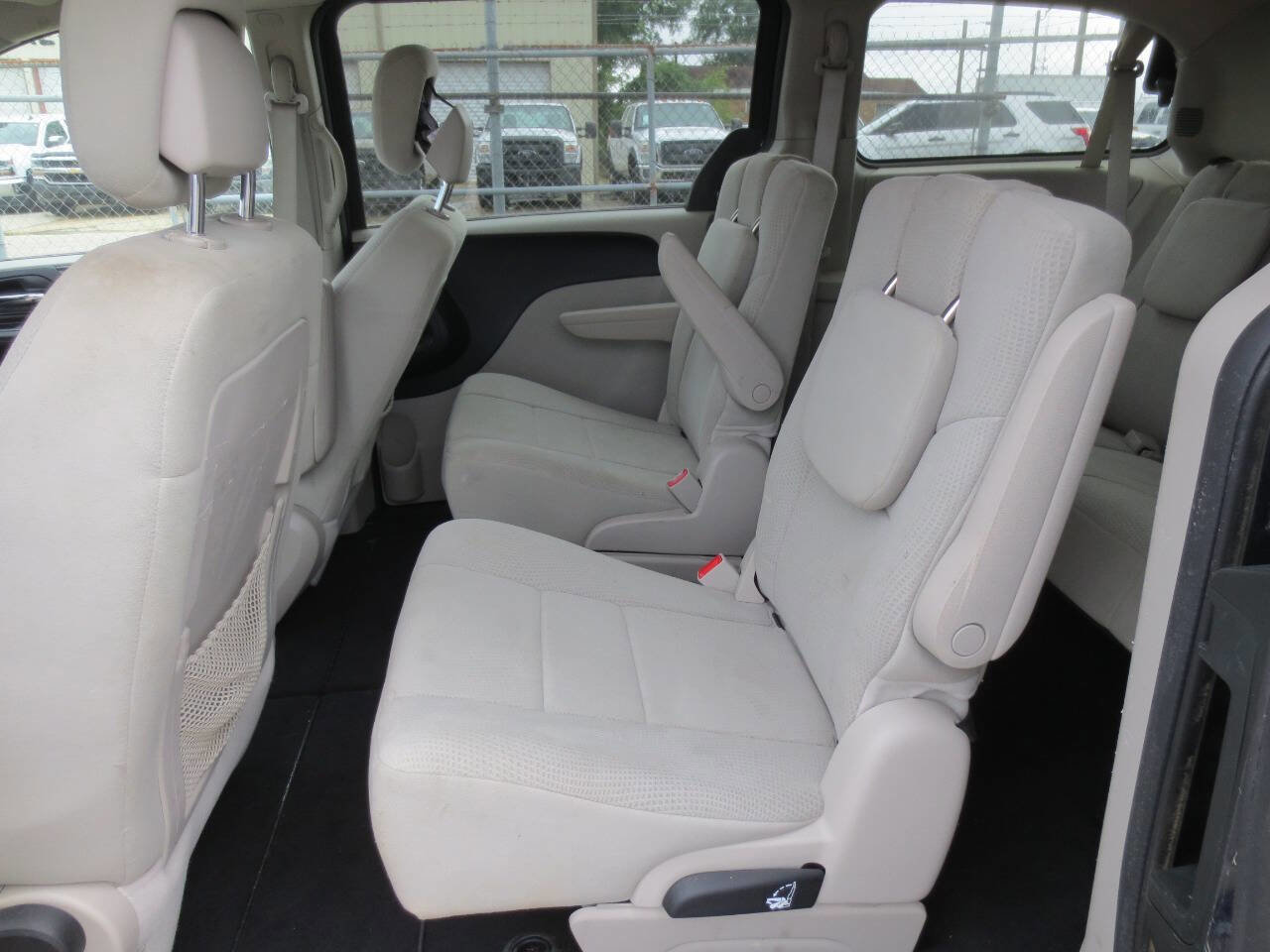 Used 2012 Dodge Grand Caravan SE FWD image 8