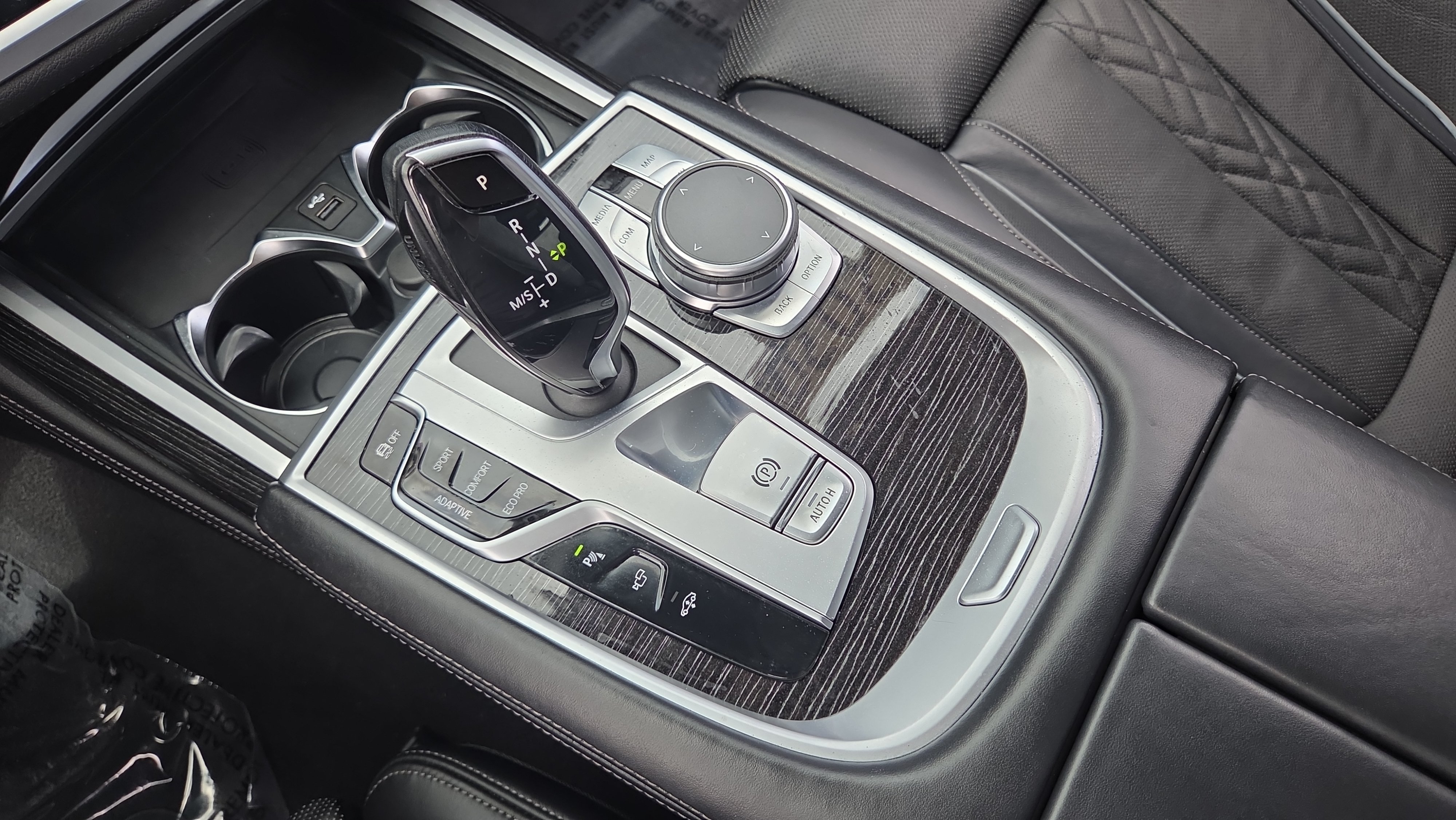 Used 2020 BMW 740i w/ M Sport Package RWD image 33