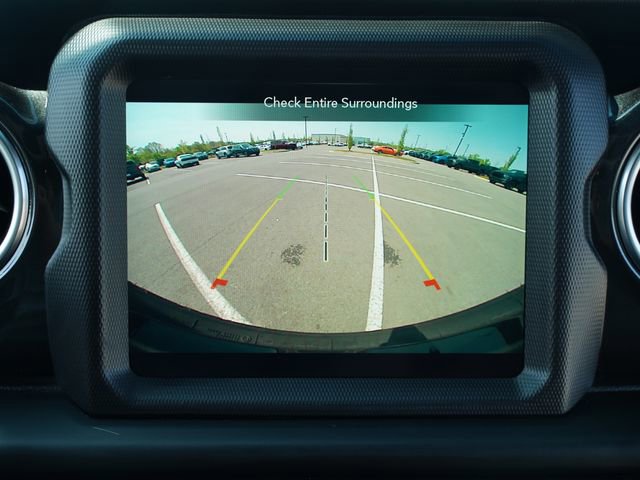 Used 2020 Jeep Wrangler Unlimited Sahara image 29