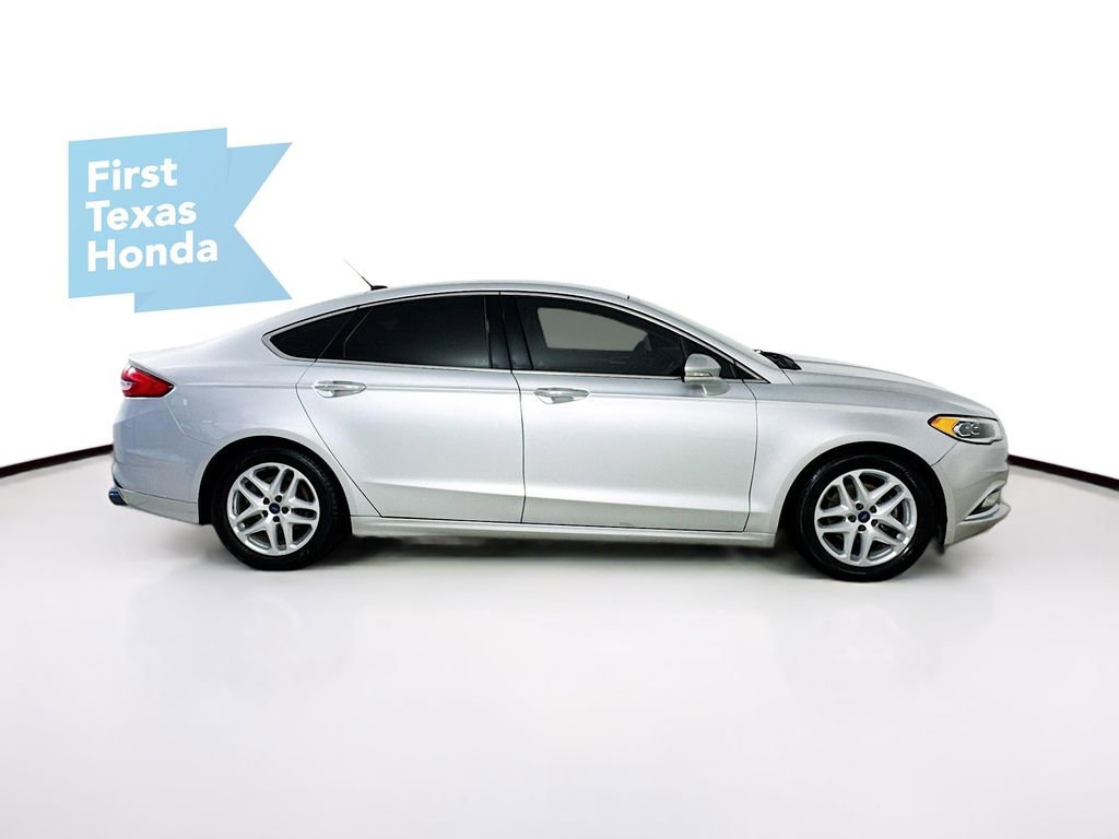 Used 2017 Ford Fusion SE FWD image 8