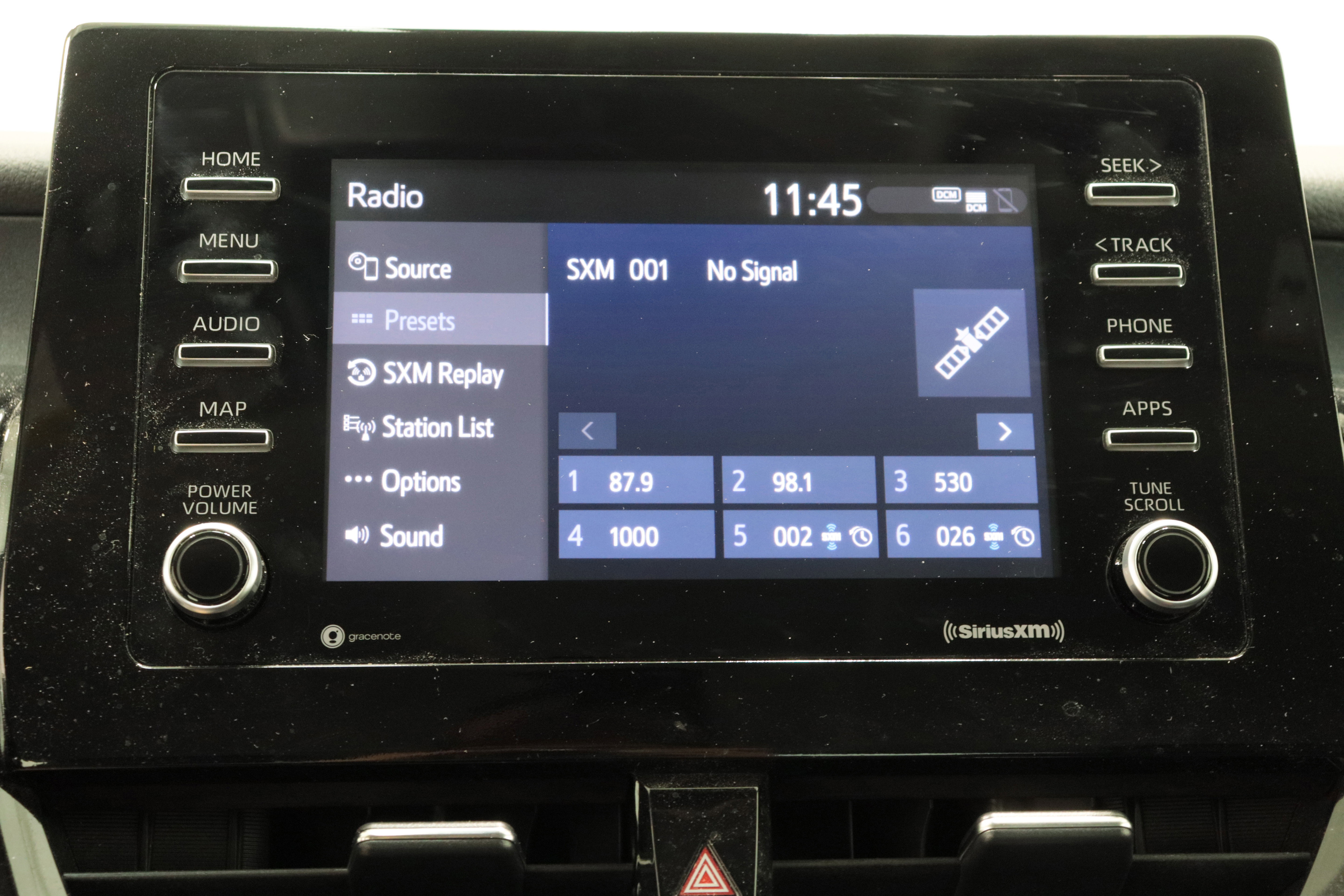 Used 2023 Toyota Camry SE image 18