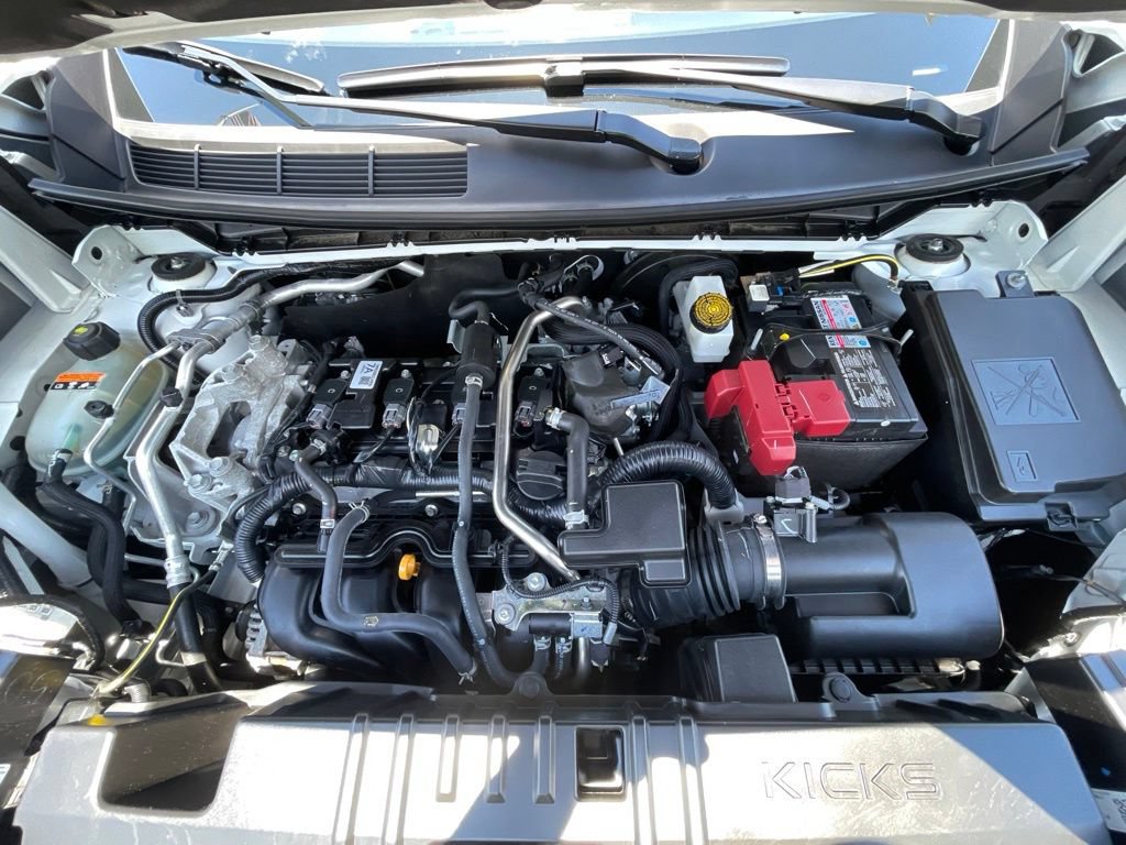 Certified 2025 Nissan Kicks SR FWD image 30