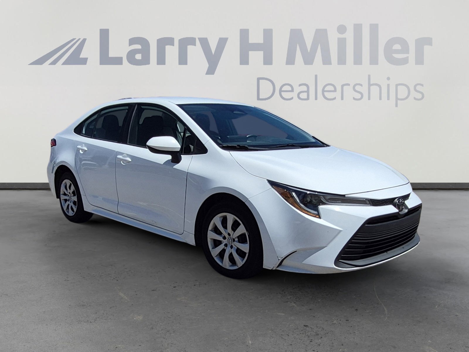 Used 2024 Toyota Corolla LE FWD image 7