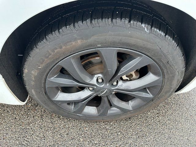 Used 2020 Chrysler Pacifica Touring w/ S Appearance Package image 8