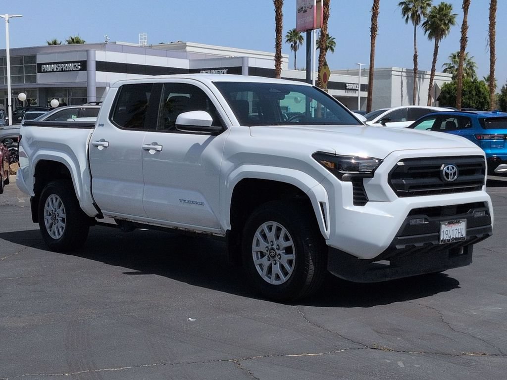Used 2025 Toyota Tacoma SR5 AWD/4WD image 6