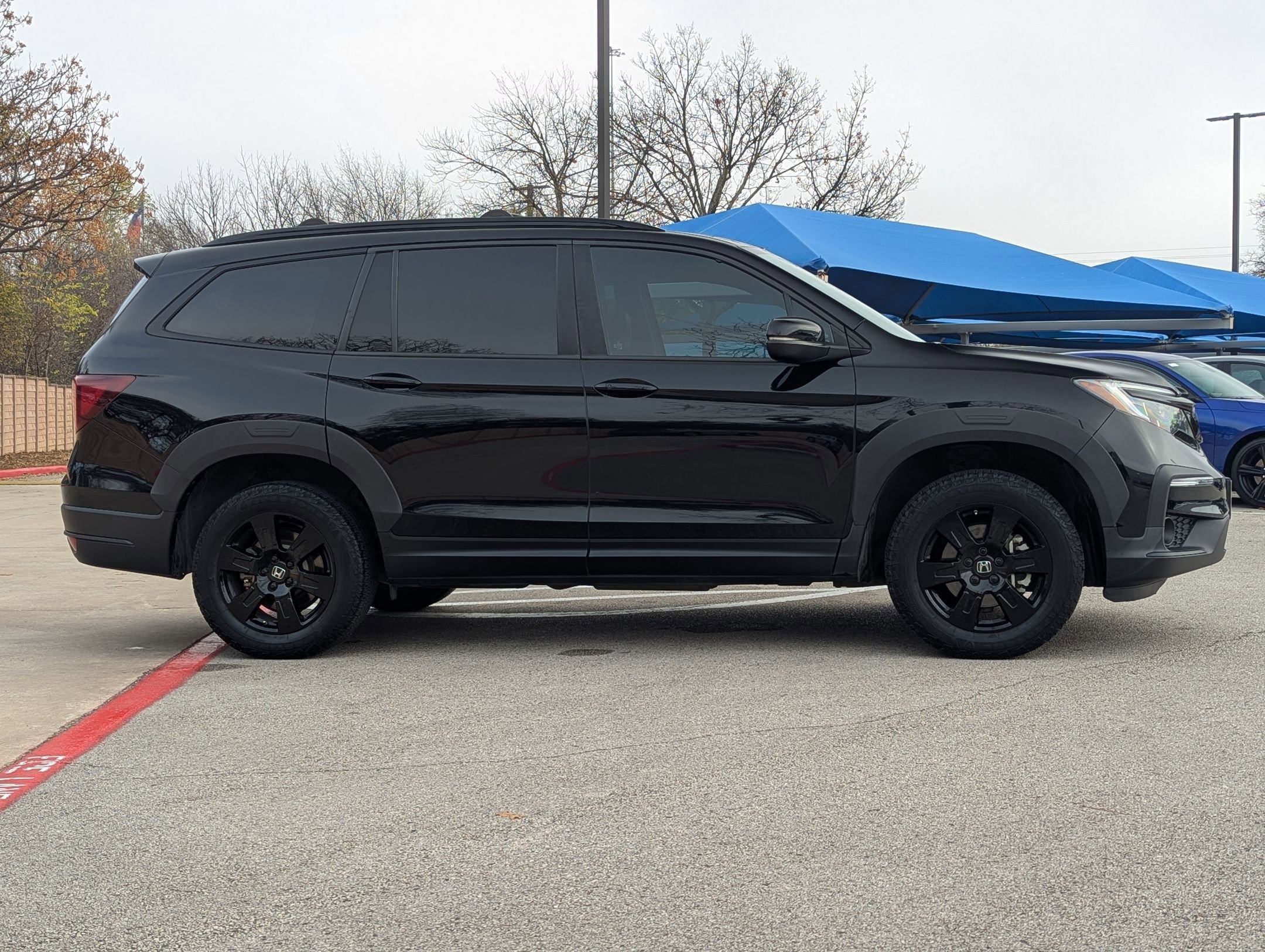 Used 2022 Honda Pilot TrailSport image 3