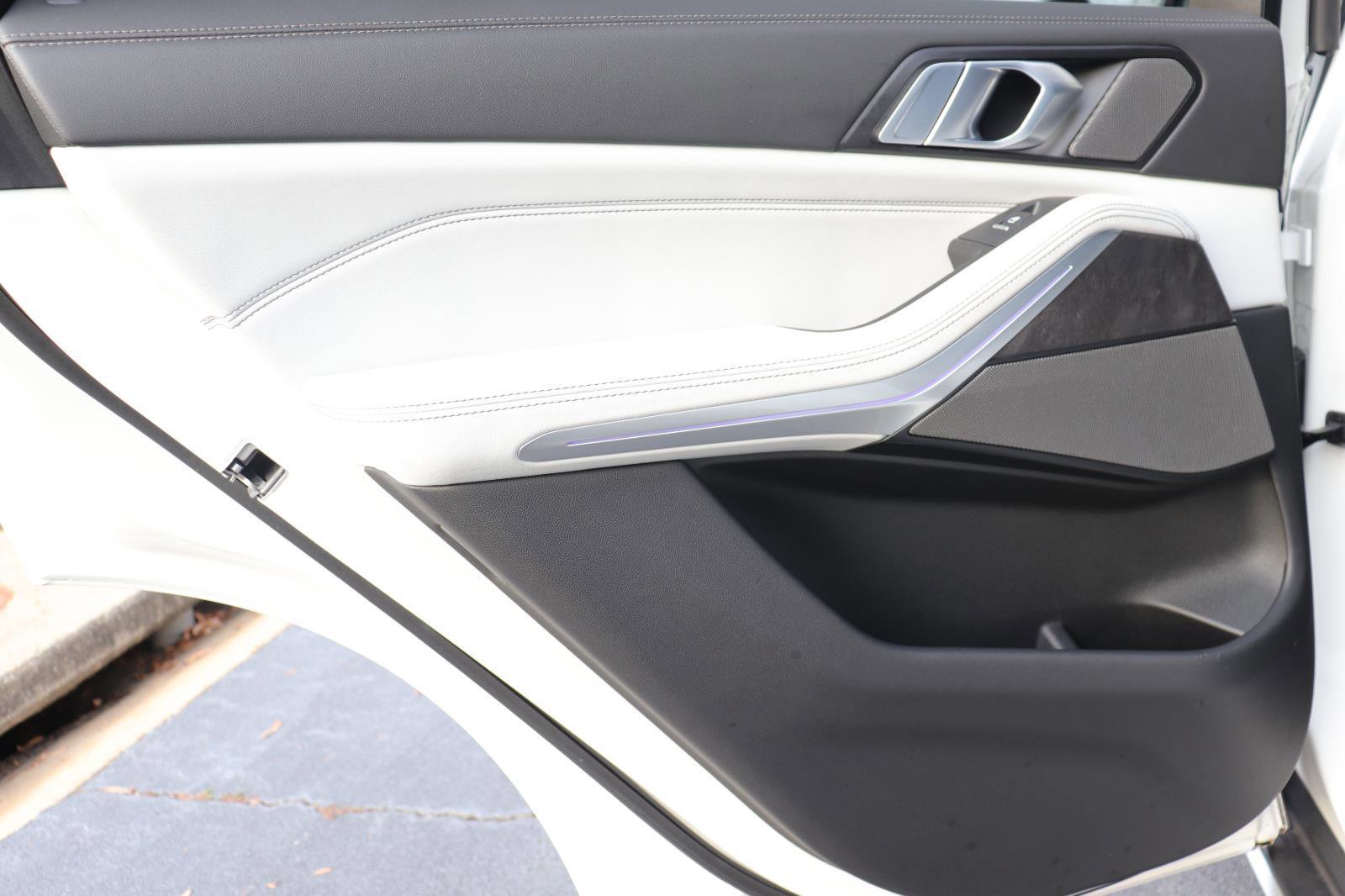 Certified 2024 BMW X5 xDrive40i w/ Premium Package image 12